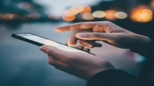 تنظيم الاتصالات يفضح محاولات اختراق هواتف المصريين ويُحذر من تهديدات أمنية متصاعدة